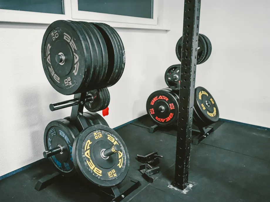 Calisthenics- und Streetlifting-Bereich der Ninja World Karlsruhe