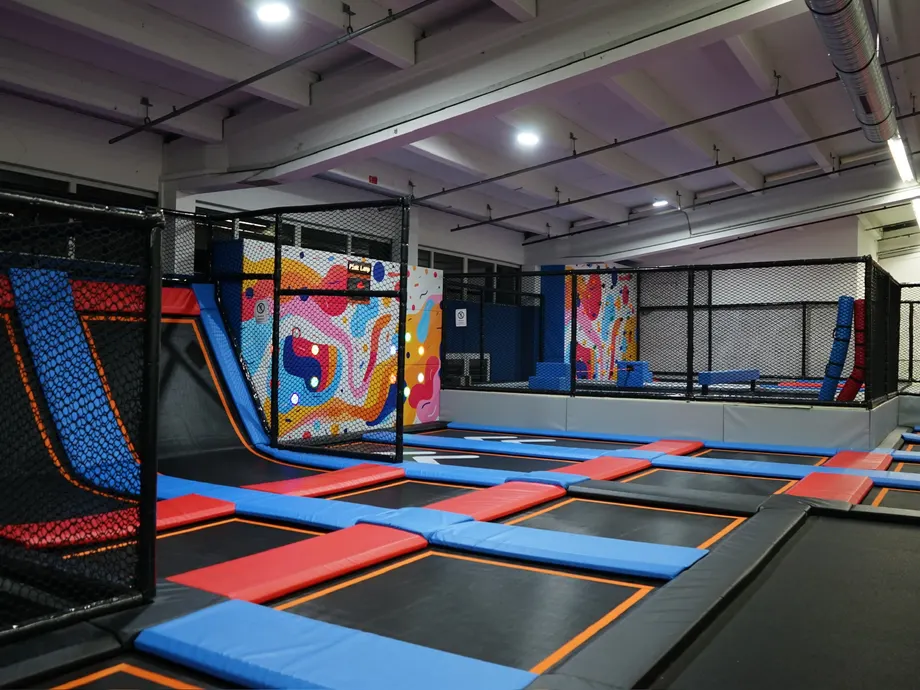 Trampolinbereich der Ninja World Karlsruhe
